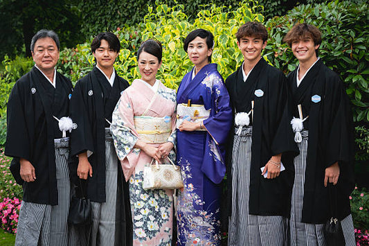 Spirit of Kimono #2: How to Combine Hakama Pants with Hoodies and Jackets - The Art of Harmony Between Old and New