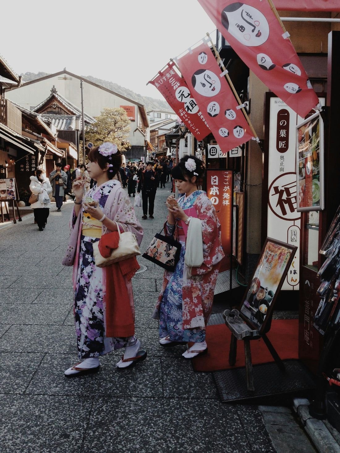 Spirit of Kimono #4: Kimono Patterns and Symbols - The Hidden Meanings Behind Traditional Japanese Designs